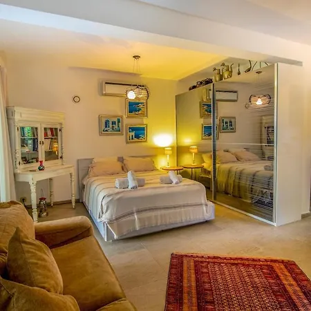 펜션 Summer House 2br Wgarden Close To Gundogan Beach *