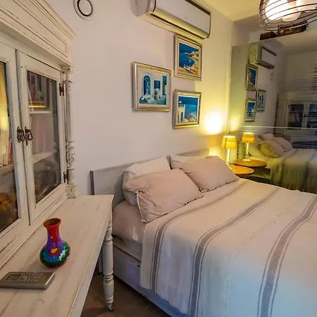 Summer House 2br Wgarden Close To Gundogan Beach 펜션 Bodrum