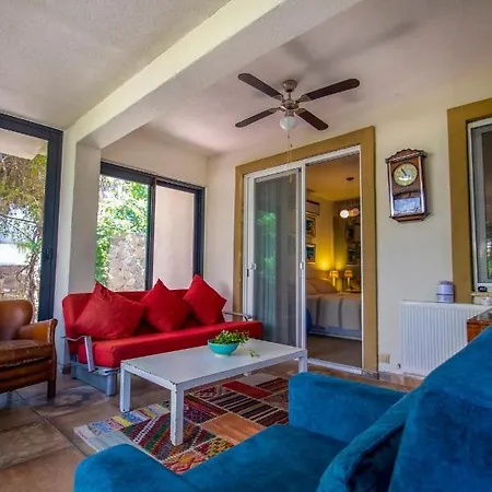 Summer House 2br Wgarden Close To Gundogan Beach 펜션 *
