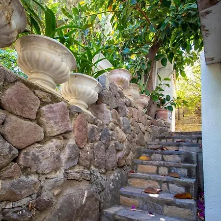 Summer House 2br Wgarden Close To Gundogan Beach *