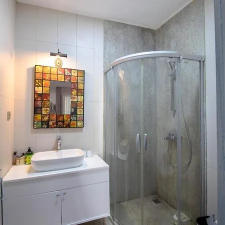 Summer House 2br Wgarden Close To Gundogan Beach 펜션 *