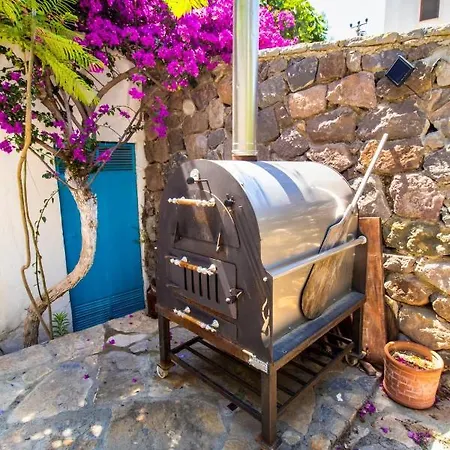 Summer House 2br Wgarden Close To Gundogan Beach